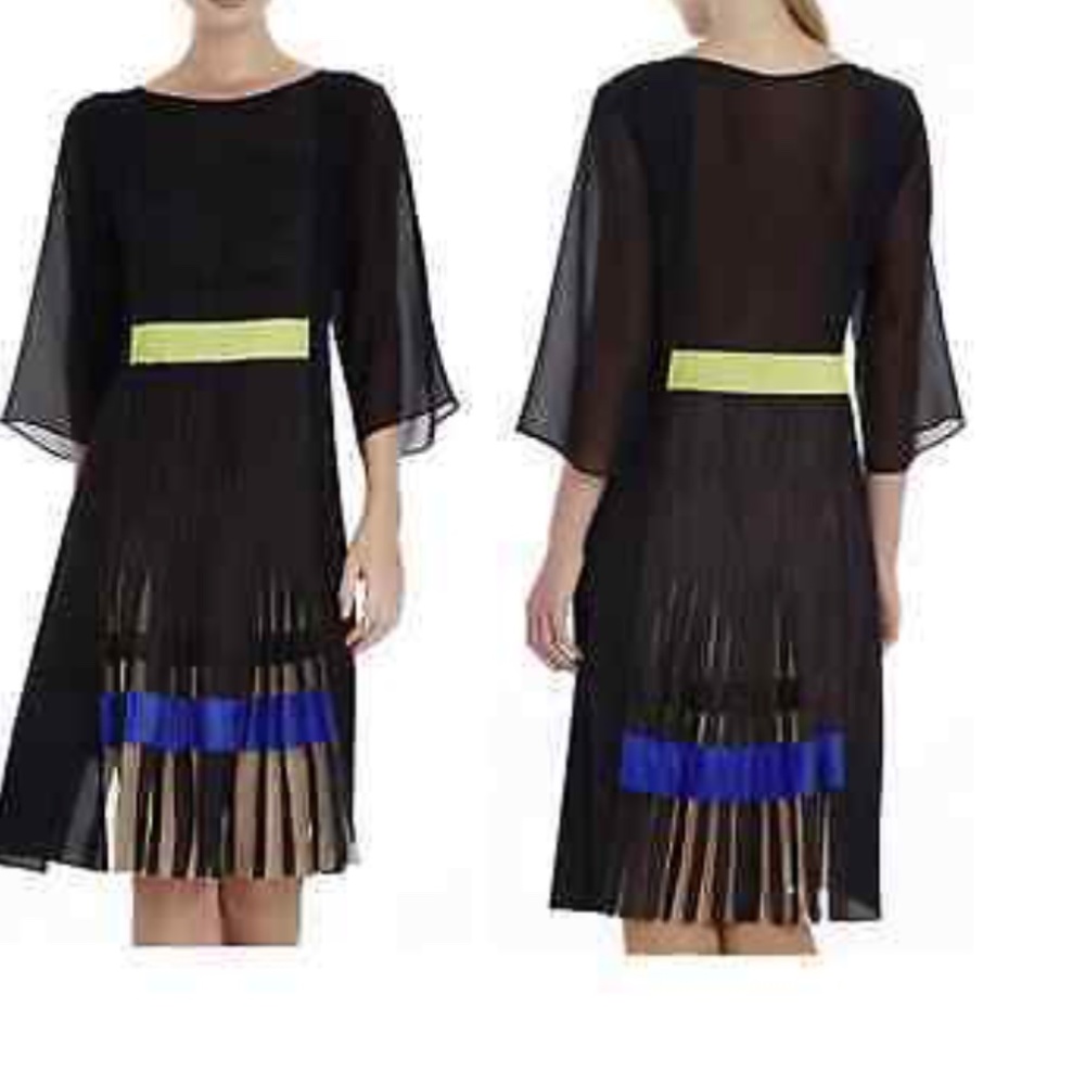 Stunning dress with pleats fits S and M sz 4/6
